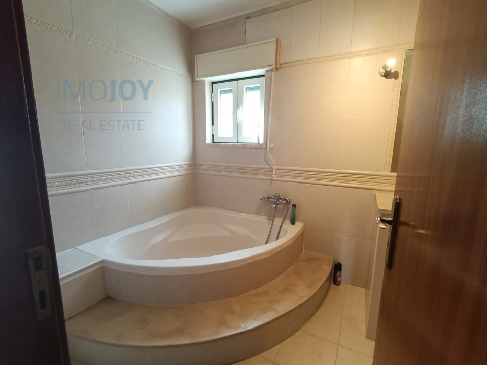 Moradia T4 para Venda em Abrigada e Cabanas de Torres Foto 8