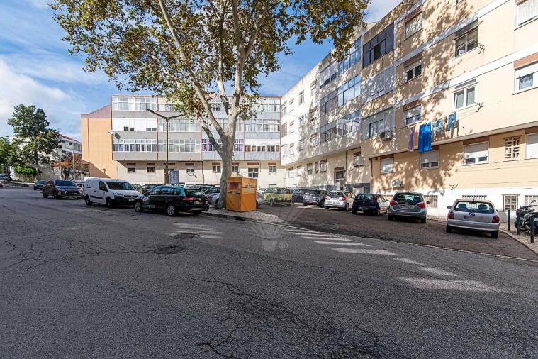 Apartamento T1 para Venda em Vila Franca de Xira Foto 8