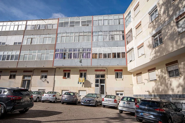 Apartamento T1 para Venda em Vila Franca de Xira Foto 9