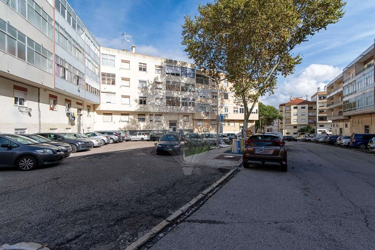 Apartamento T1 para Venda em Vila Franca de Xira Foto 10