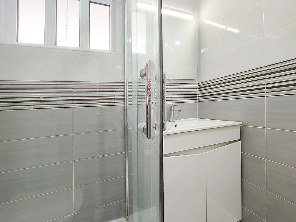 Apartamento T2 para Venda em Pontinha e Famões Foto 13