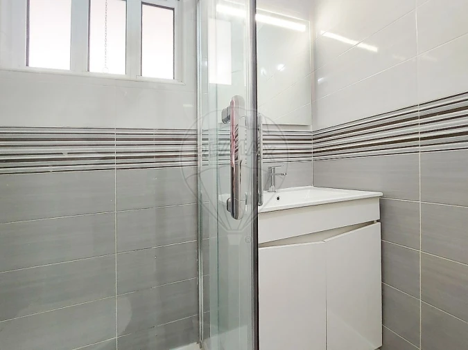 Apartamento T2 para Venda em Pontinha e Famões Foto 13