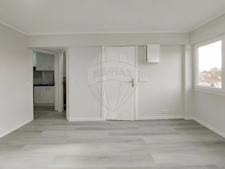 Apartamento T2 para Venda em Pontinha e Famões Foto 9