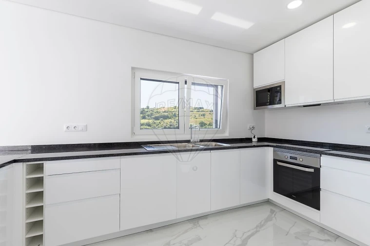 Moradia T3 para Venda em Enxara do Bispo, Gradil e Vila Franca do Rosário Foto 8