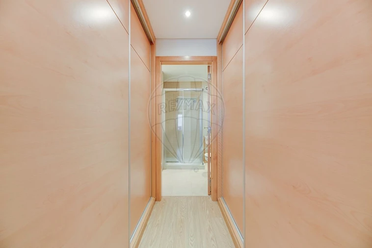 Apartamento T2 para Venda em Póvoa de Santa Iria e Forte da Casa Foto 15