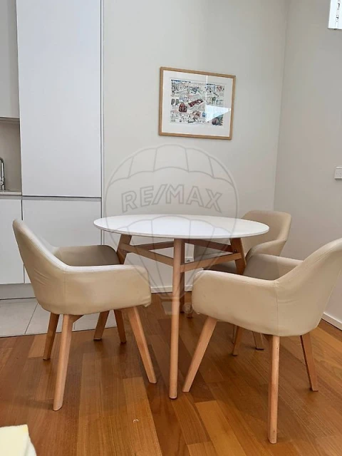 Apartamento para Venda em Santa Marinha e São Pedro da Afurada