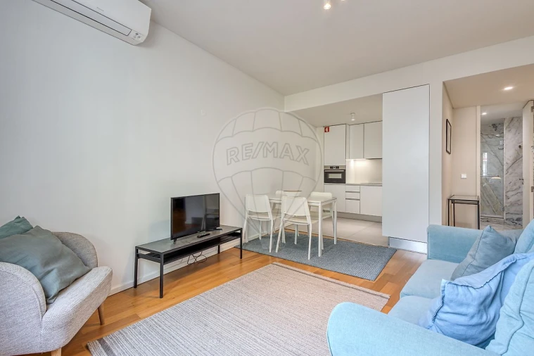 Apartamento T1 para Arrendamento em Santa Marinha e São Pedro da Afurada Foto 9