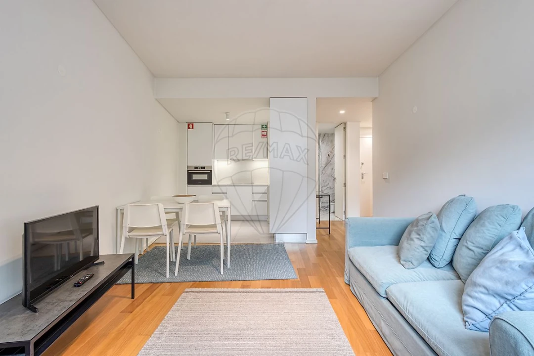 Apartamento T1 para Arrendamento em Santa Marinha e São Pedro da Afurada Foto 1