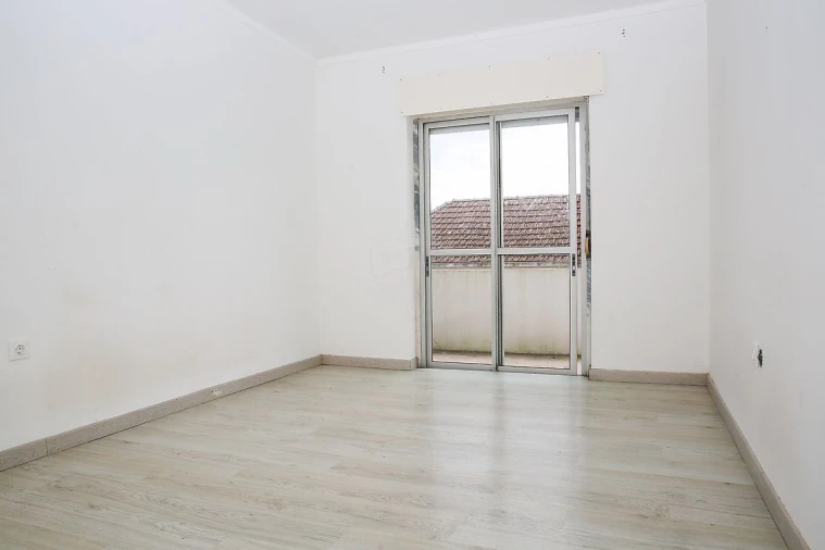 Apartamento T2 para Arrendamento em Sobral de Monte Agraço Foto 29