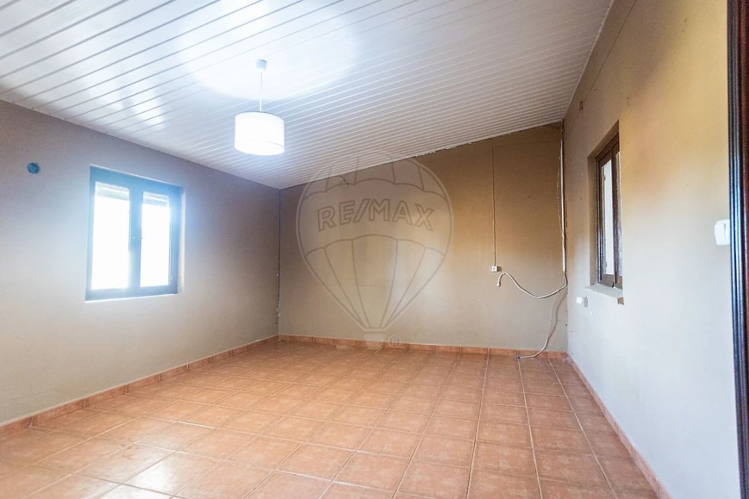 Moradia T3 para Venda em Couço Foto 27