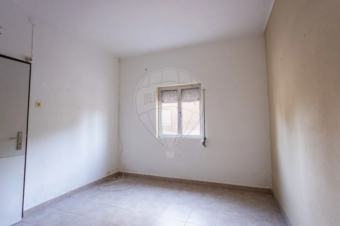 Moradia T3 para Venda em Couço Foto 12