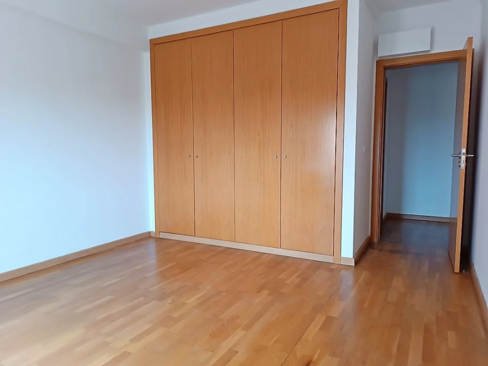 Apartamento T4 para Venda em Samora Correia Foto 13