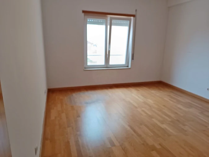 Apartamento T4 para Venda em Samora Correia Foto 11