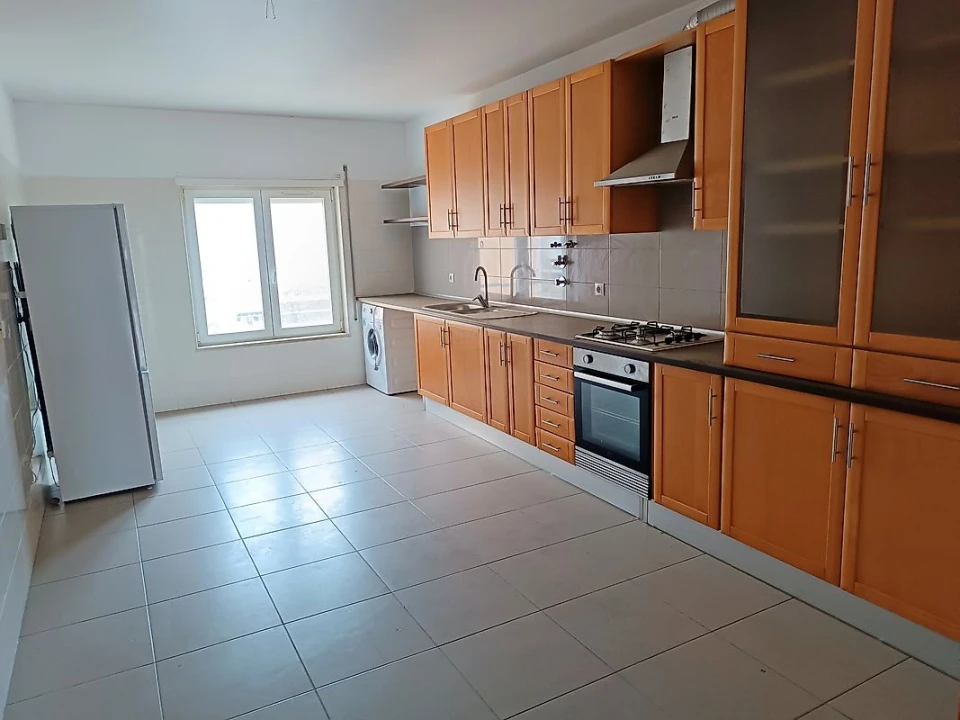 Apartamento T4 para Venda em Samora Correia Foto 7