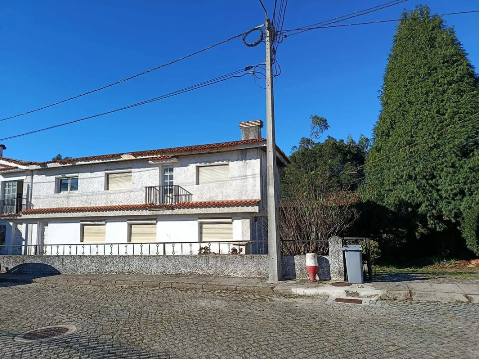 Armazém para Venda em Paços de Brandão Foto 12