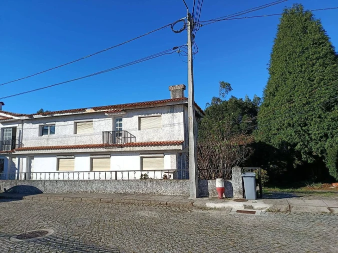 Armazém para Venda em Paços de Brandão Foto 12