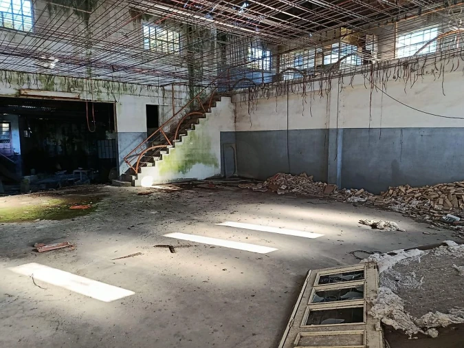 Armazém para Venda em Paços de Brandão Foto 9