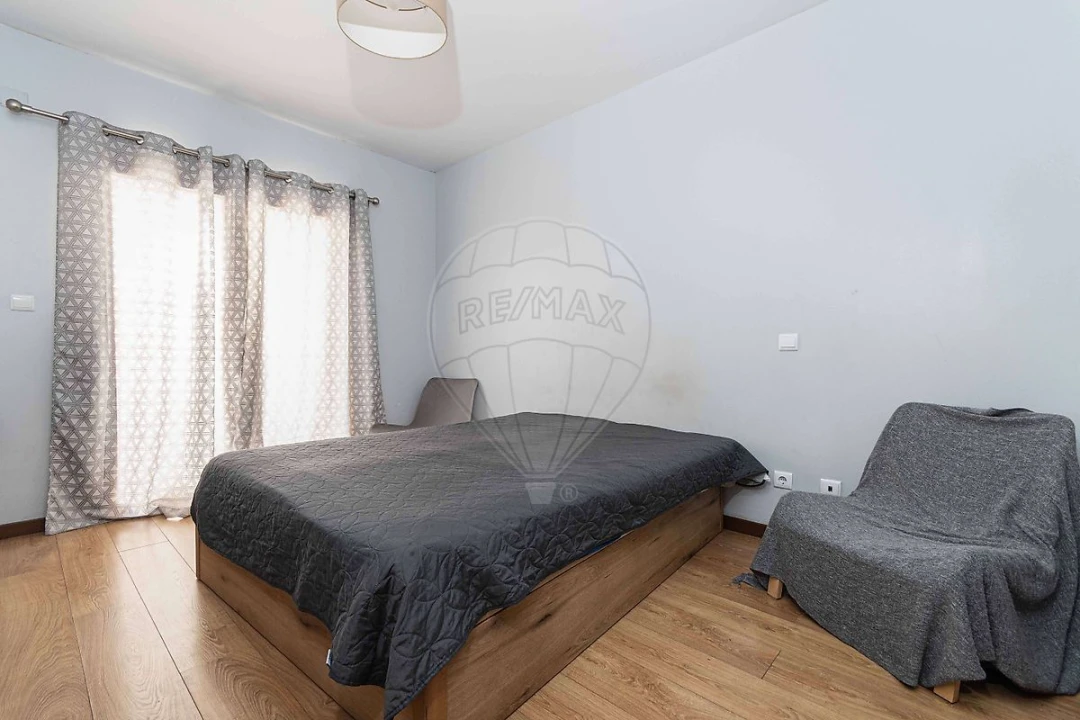 Apartamento T2 para Venda em Póvoa de Santo Adrião e Olival Basto Foto 23