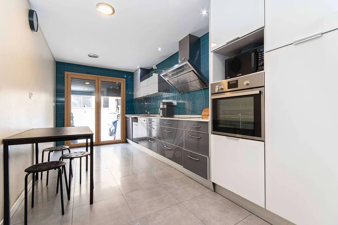 Apartamento T2 para Venda em Póvoa de Santo Adrião e Olival Basto Foto 16