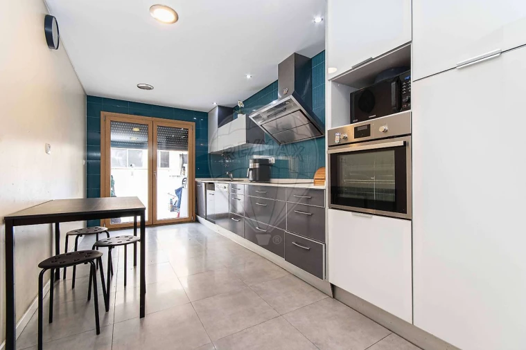 Apartamento T2 para Venda em Póvoa de Santo Adrião e Olival Basto Foto 16