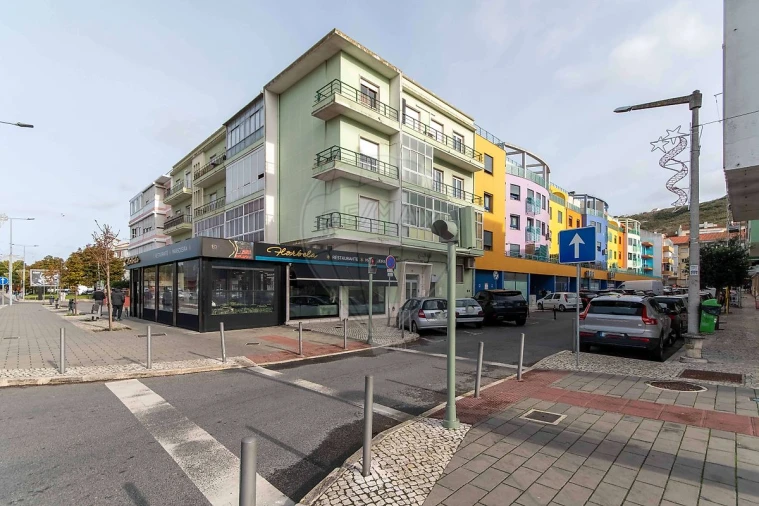 Apartamento T2 para Venda em Póvoa de Santo Adrião e Olival Basto Foto 32