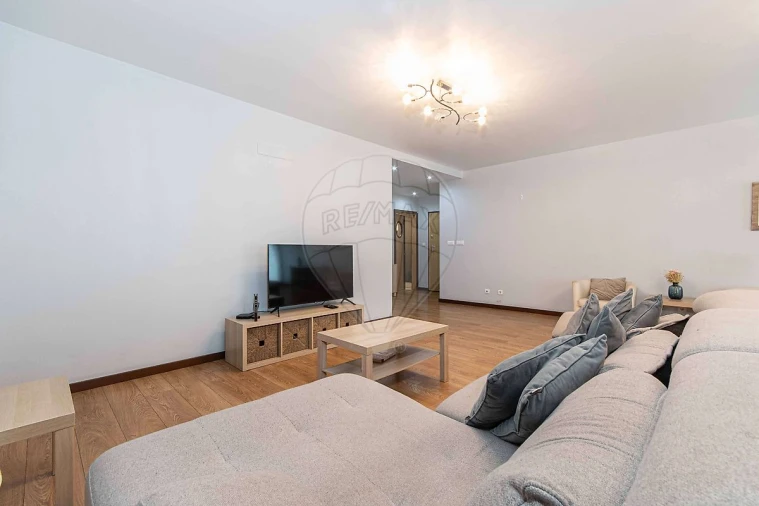 Apartamento T2 para Venda em Póvoa de Santo Adrião e Olival Basto Foto 6