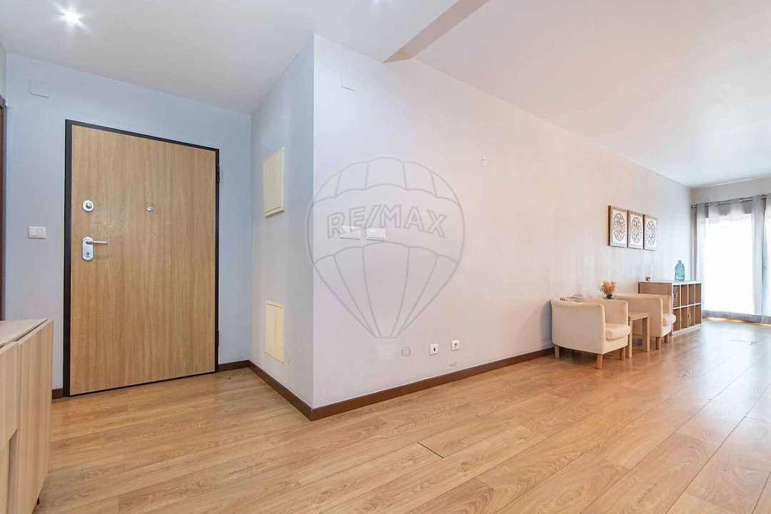 Apartamento T2 para Venda em Póvoa de Santo Adrião e Olival Basto Foto 2