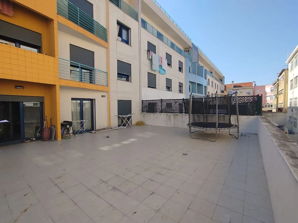 Apartamento T2 para Venda em Póvoa de Santo Adrião e Olival Basto Foto 27