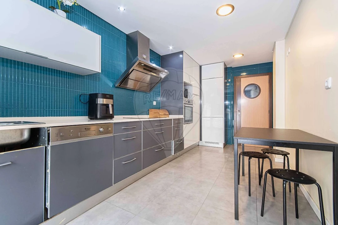 Apartamento T2 para Venda em Póvoa de Santo Adrião e Olival Basto Foto 15