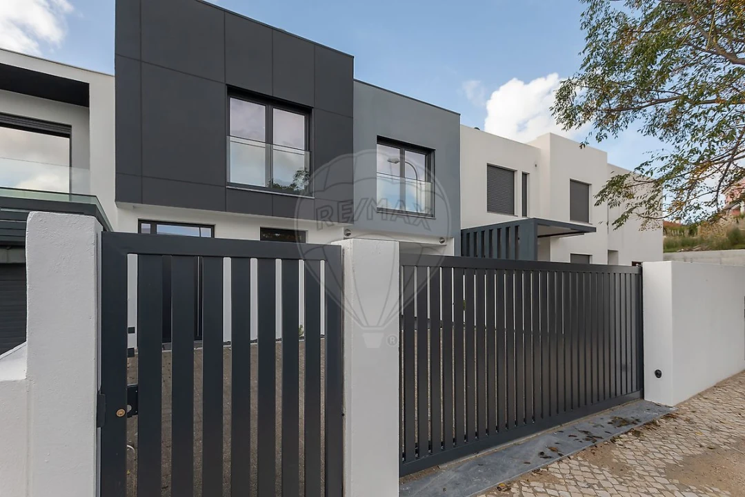 Moradia T4 para Venda em Rio de Mouro Foto 19