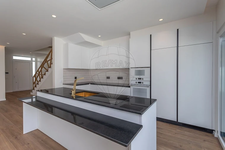 Moradia T4 para Venda em Rio de Mouro Foto 8