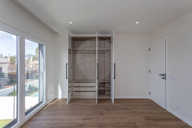 Moradia T4 para Venda em Rio de Mouro Foto 12