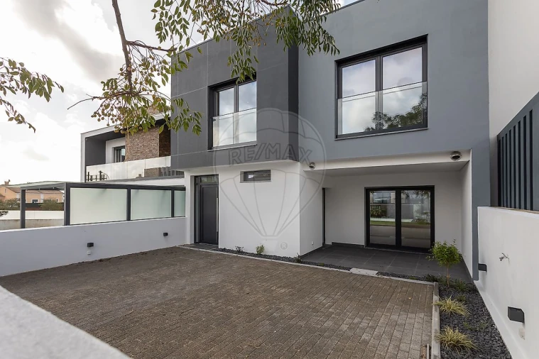 Moradia T4 para Venda em Rio de Mouro Foto 20