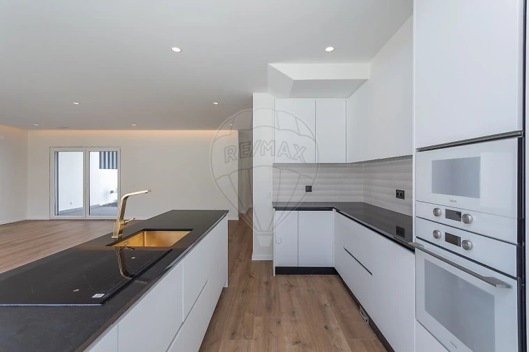 Moradia T4 para Venda em Rio de Mouro Foto 7