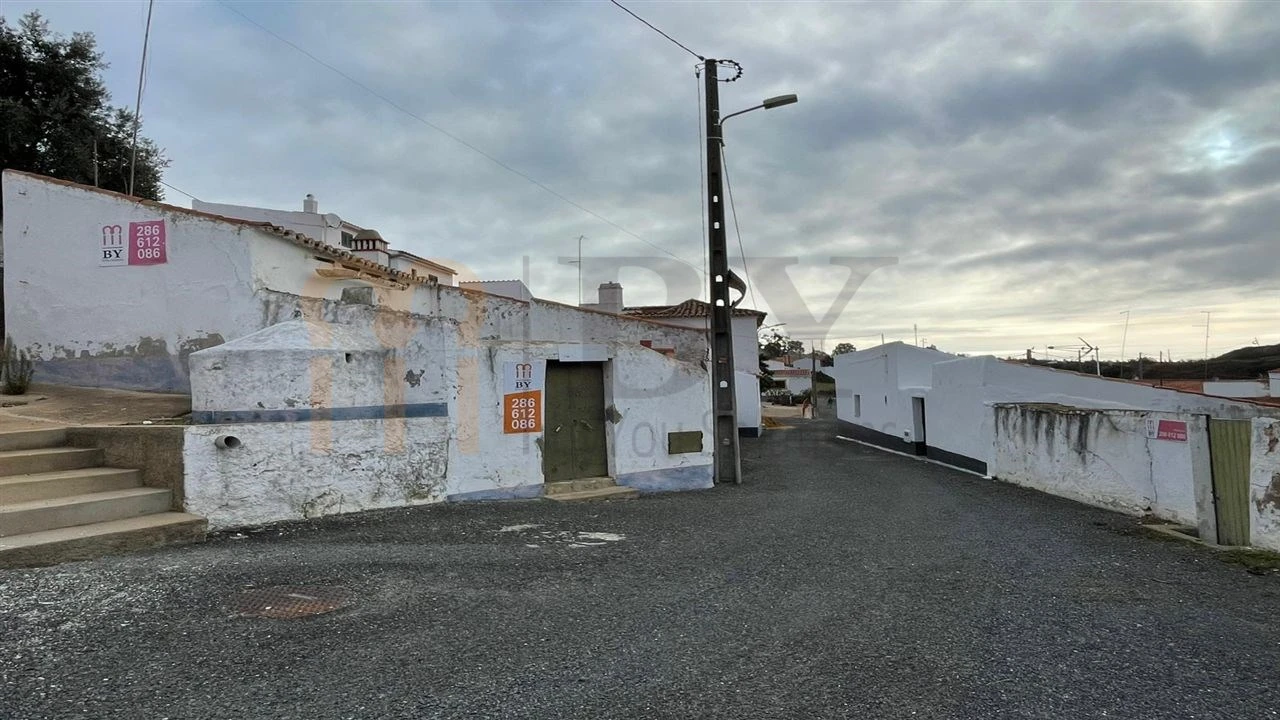 Moradia T3 para Venda em Corte do Pinto Foto 6