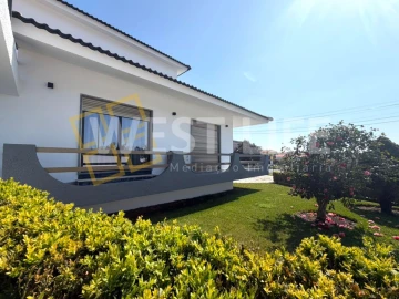 Moradia T4 para Venda em Mafra