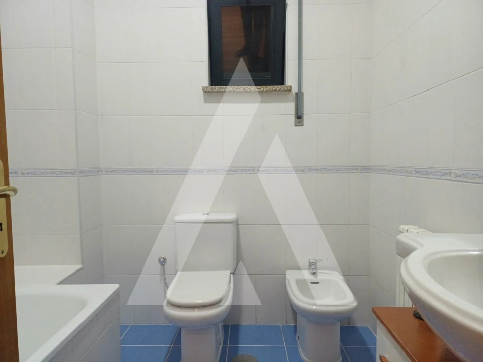 Apartamento T3 para Venda em Nelas Foto 15