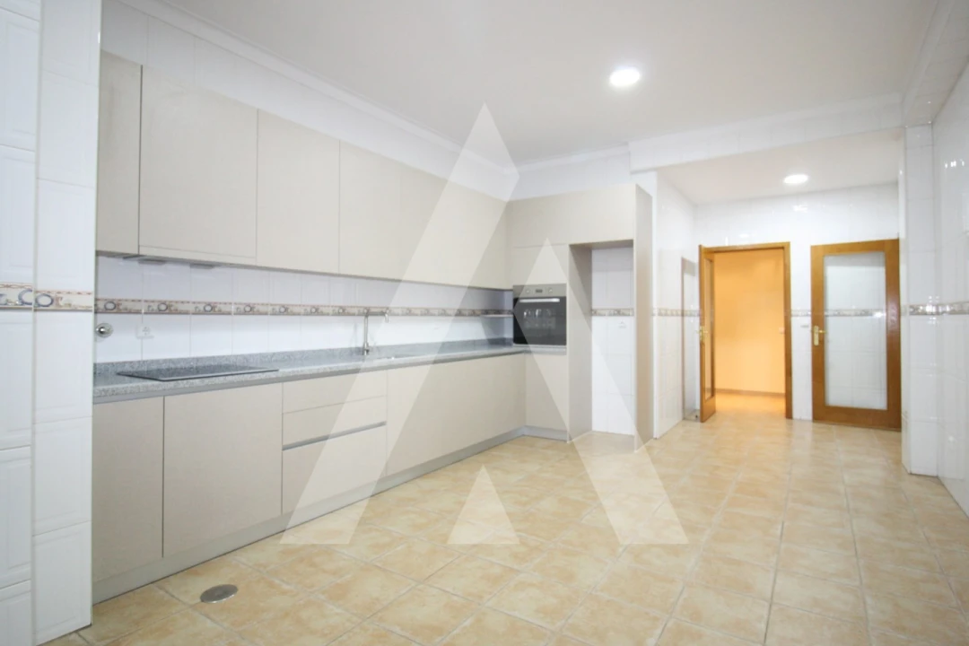 Apartamento T3 para Venda em Nelas Foto 1