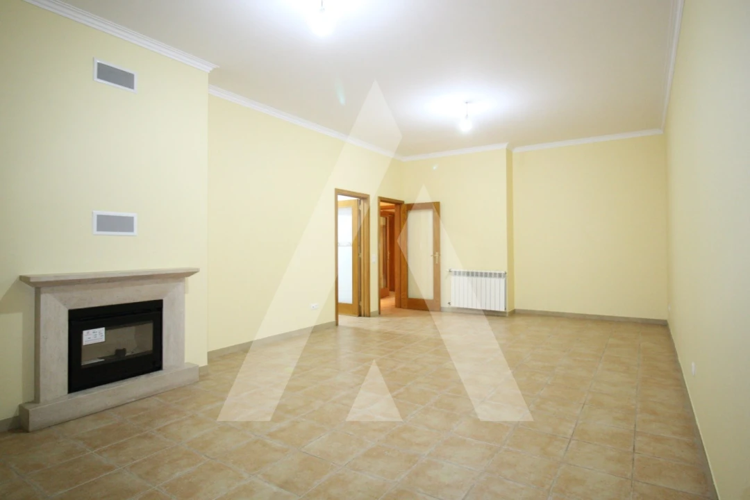 Apartamento T3 para Venda em Nelas Foto 5