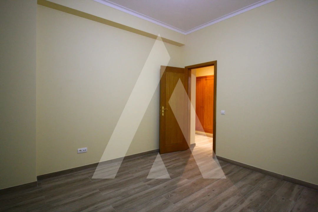 Apartamento T3 para Venda em Nelas Foto 18