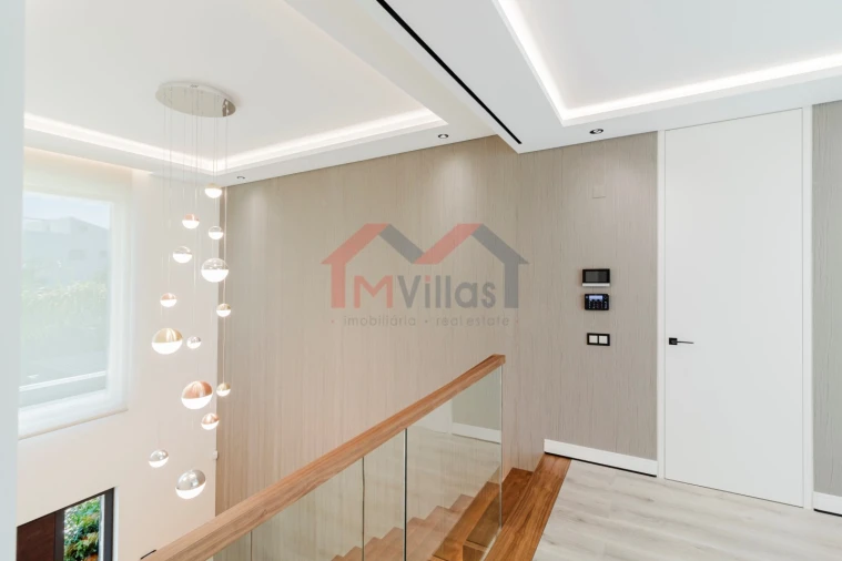 Moradia T4 para Venda em Almancil Foto 9