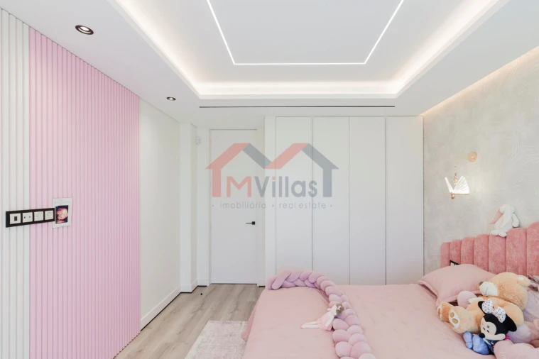 Moradia T4 para Venda em Almancil Foto 16