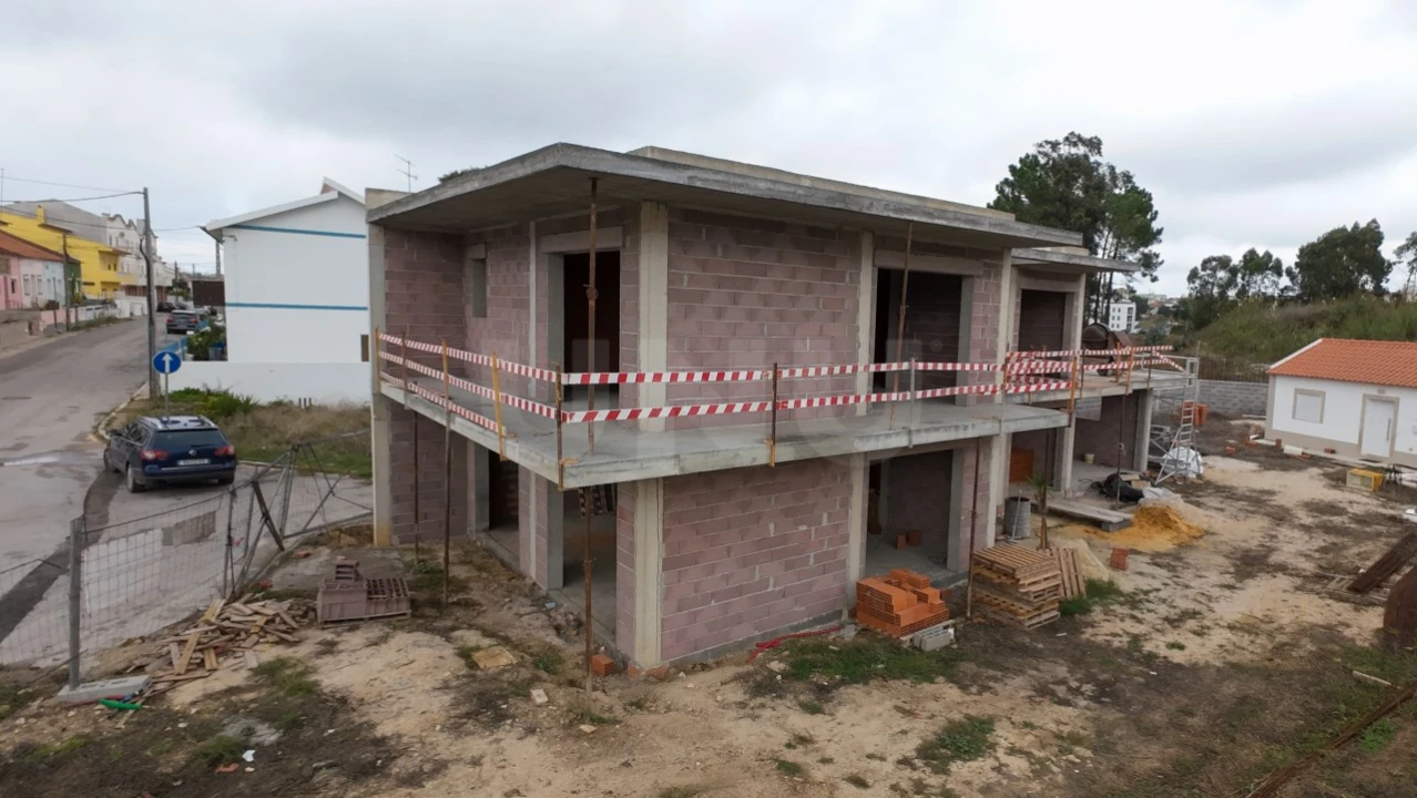 Moradia T4 para Venda em Caldas da Rainha - Santo Onofre e Serra do Bouro Foto 1
