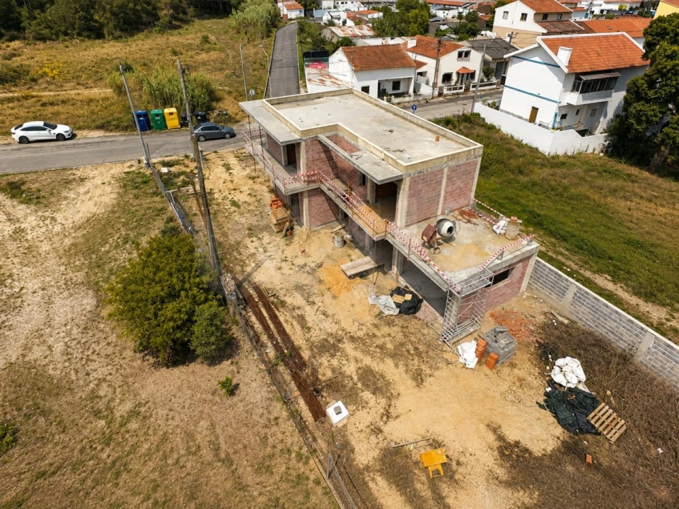 Moradia T4 para Venda em Caldas da Rainha - Santo Onofre e Serra do Bouro Foto 1