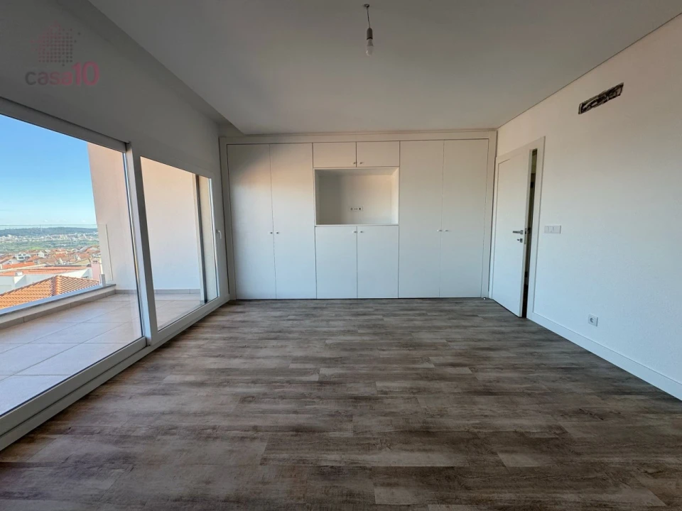 Moradia T7 para Venda em Pontinha e Famões Foto 26