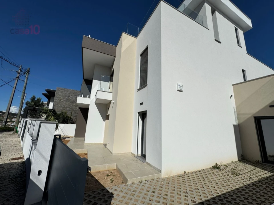 Moradia T7 para Venda em Pontinha e Famões Foto 41