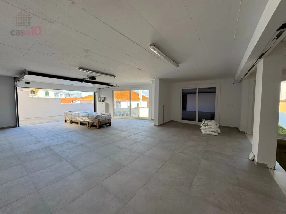 Moradia T7 para Venda em Pontinha e Famões Foto 43