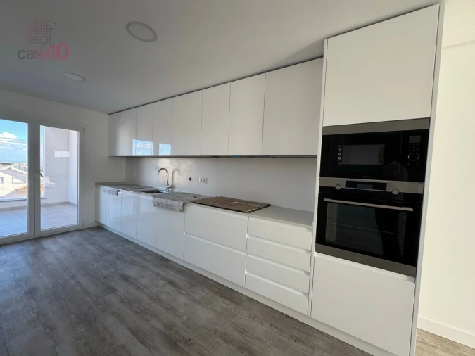 Moradia T7 para Venda em Pontinha e Famões Foto 9