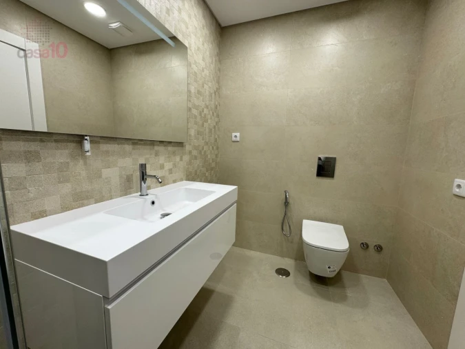 Moradia T7 para Venda em Pontinha e Famões Foto 18