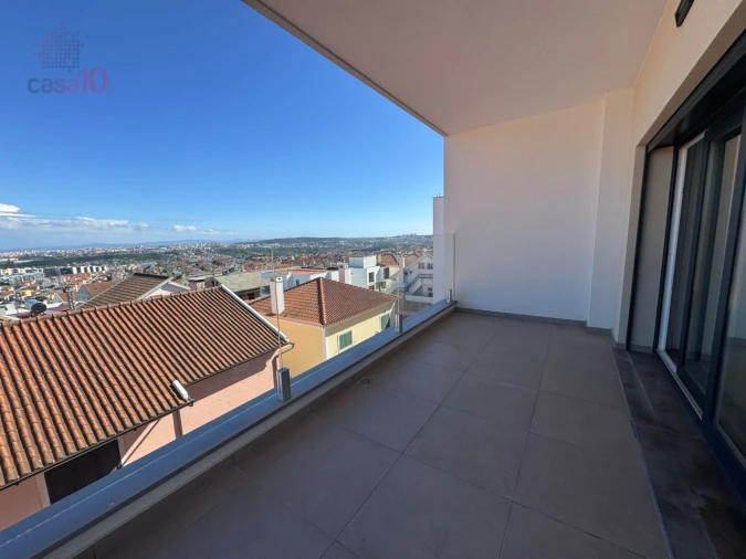 Moradia T7 para Venda em Pontinha e Famões Foto 27